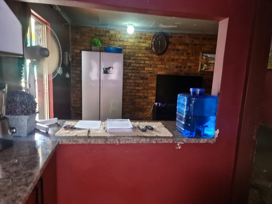 2 Bedroom Property for Sale in Oos Einde North West